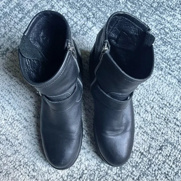 STEVE MADDEN “Gain” Genuine Leather Moto Boots Silver Buckles Lug Sole - Picture 6 of 9